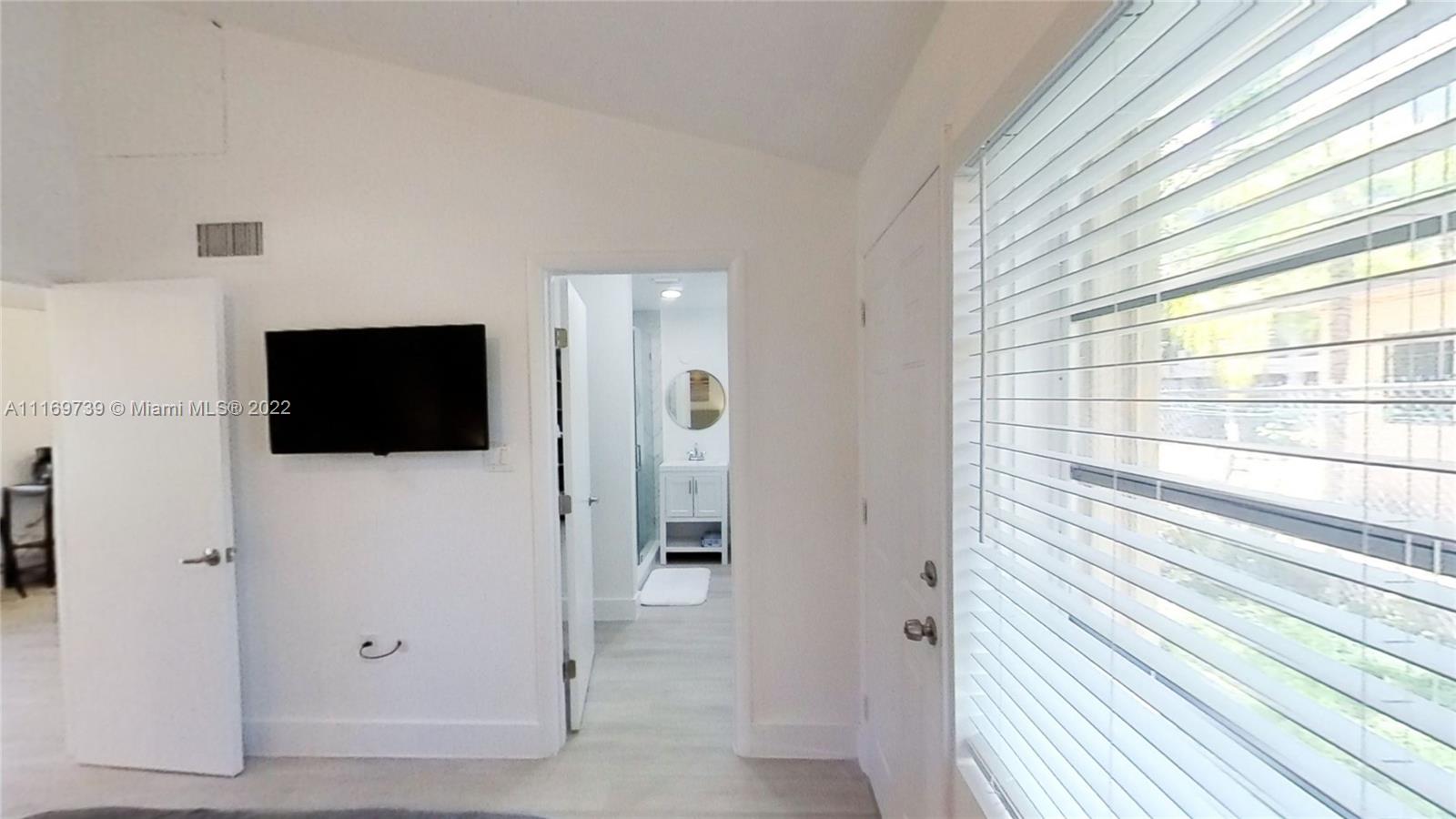 840 SW 7th St 852, Miami, Florida 33130, 1 Bedroom Bedrooms, ,1 BathroomBathrooms,Residentiallease,For Rent,840 SW 7th St 852,A11169739