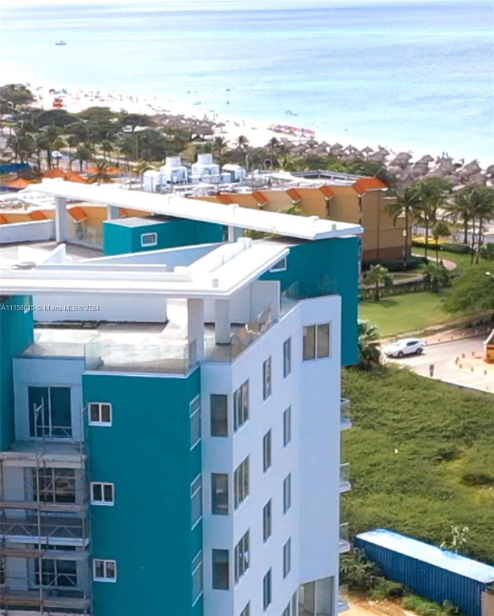 6 floors of luxury 5 units per floor Atlantic 360 residences Arubaimpecable finishes