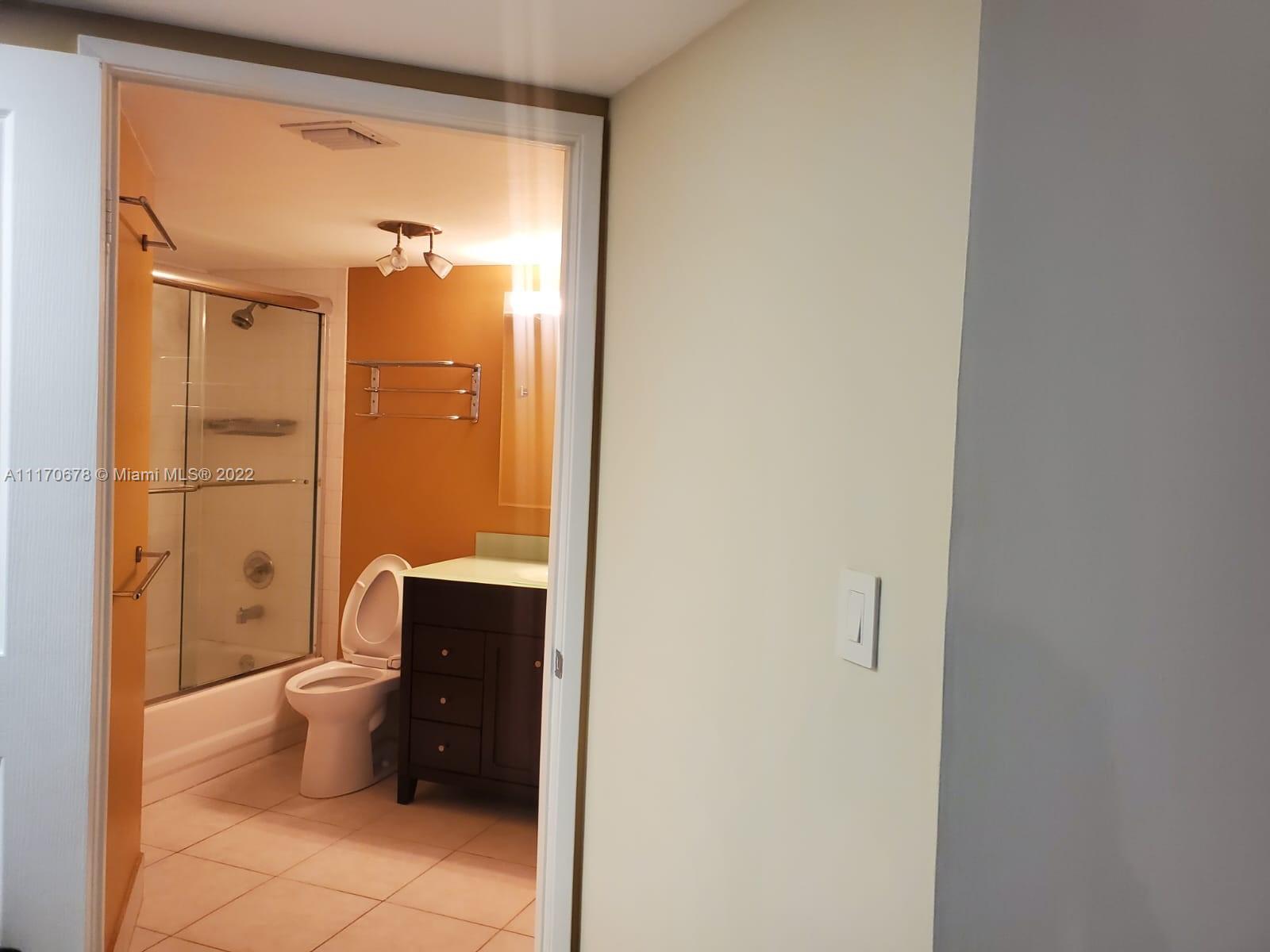 2351 Douglas Rd 1309, Miami, Florida 33145, 1 Bedroom Bedrooms, ,1 BathroomBathrooms,Residentiallease,For Rent,2351 Douglas Rd 1309,A11170678