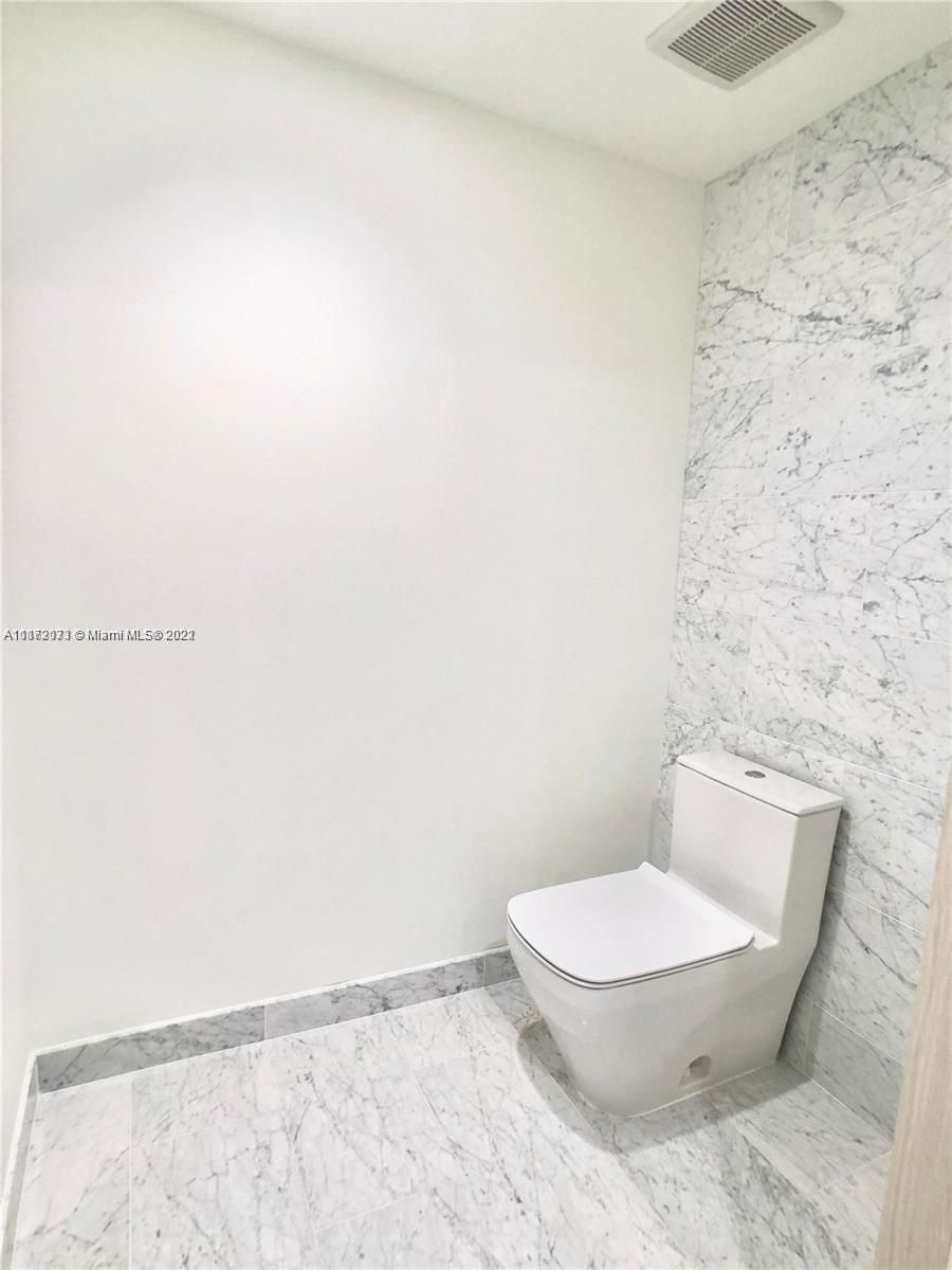 1000 Brickell Plz 3311, Miami, Florida 33131, 1 Bedroom Bedrooms, ,1 BathroomBathrooms,Residentiallease,For Rent,1000 Brickell Plz 3311,A11172073