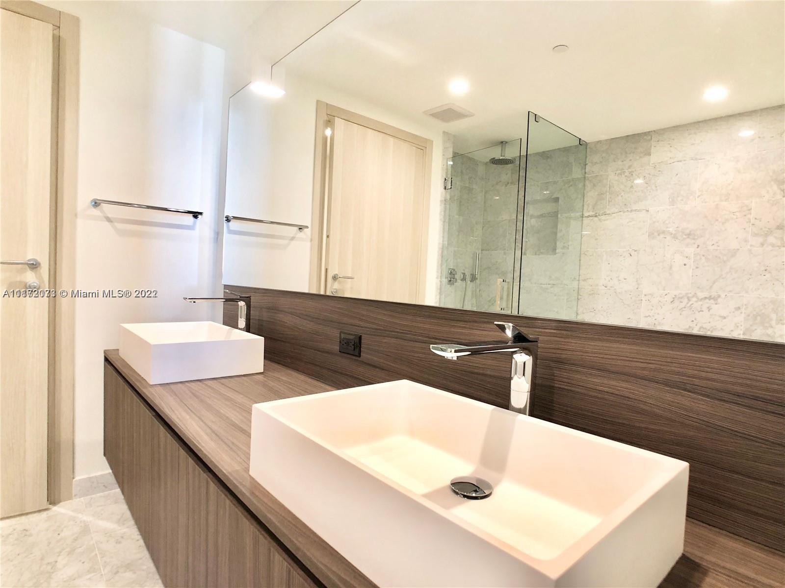 1000 Brickell Plz 3311, Miami, Florida 33131, 1 Bedroom Bedrooms, ,1 BathroomBathrooms,Residentiallease,For Rent,1000 Brickell Plz 3311,A11172073