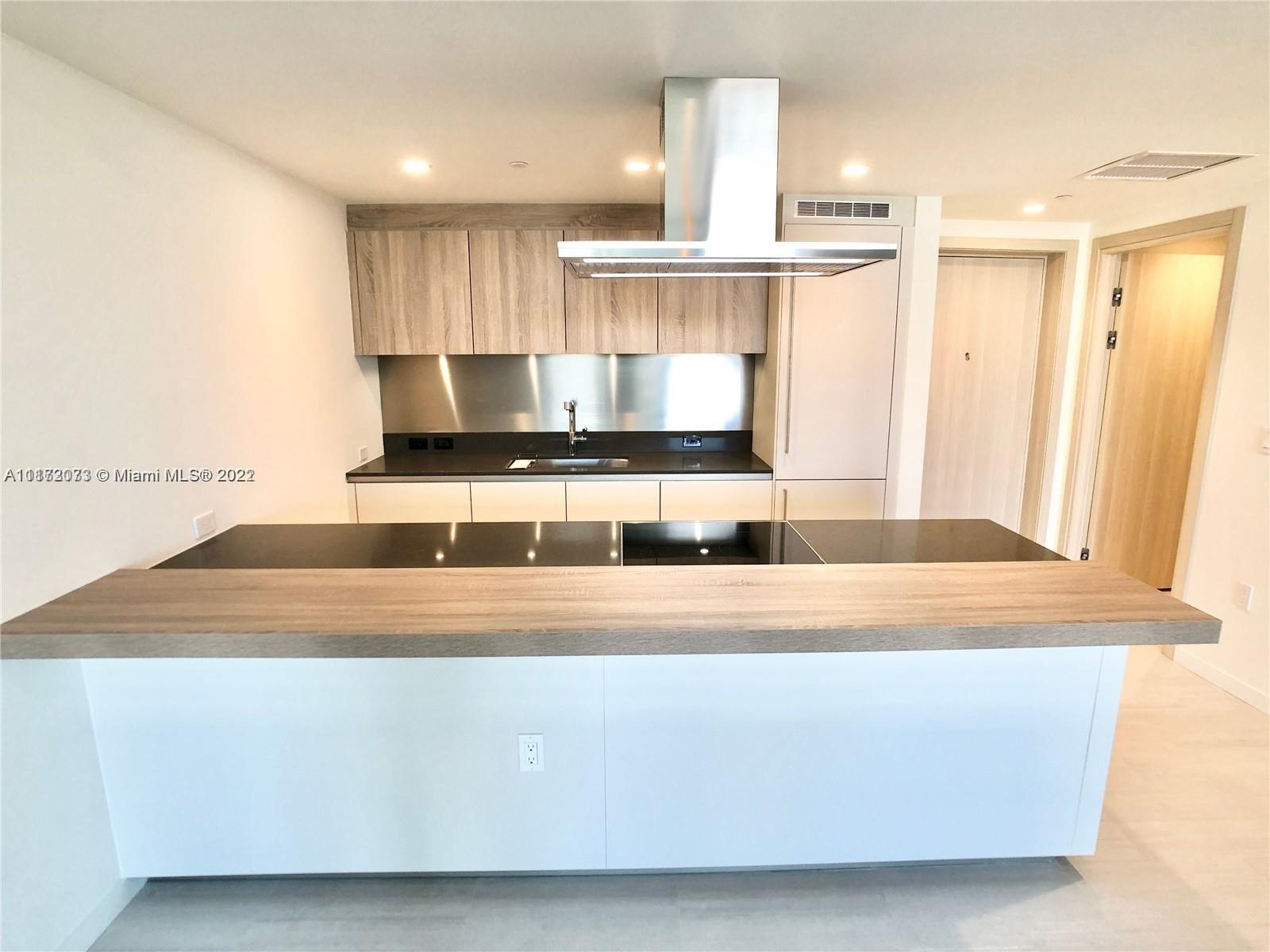 1000 Brickell Plz 3311, Miami, Florida 33131, 1 Bedroom Bedrooms, ,1 BathroomBathrooms,Residentiallease,For Rent,1000 Brickell Plz 3311,A11172073
