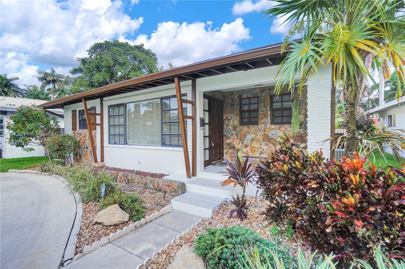 Photo 2 of 1318 Tyler St in Hollywood - MLS A11172241