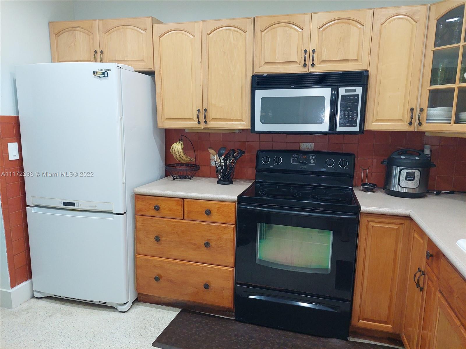 Listing Photo 9