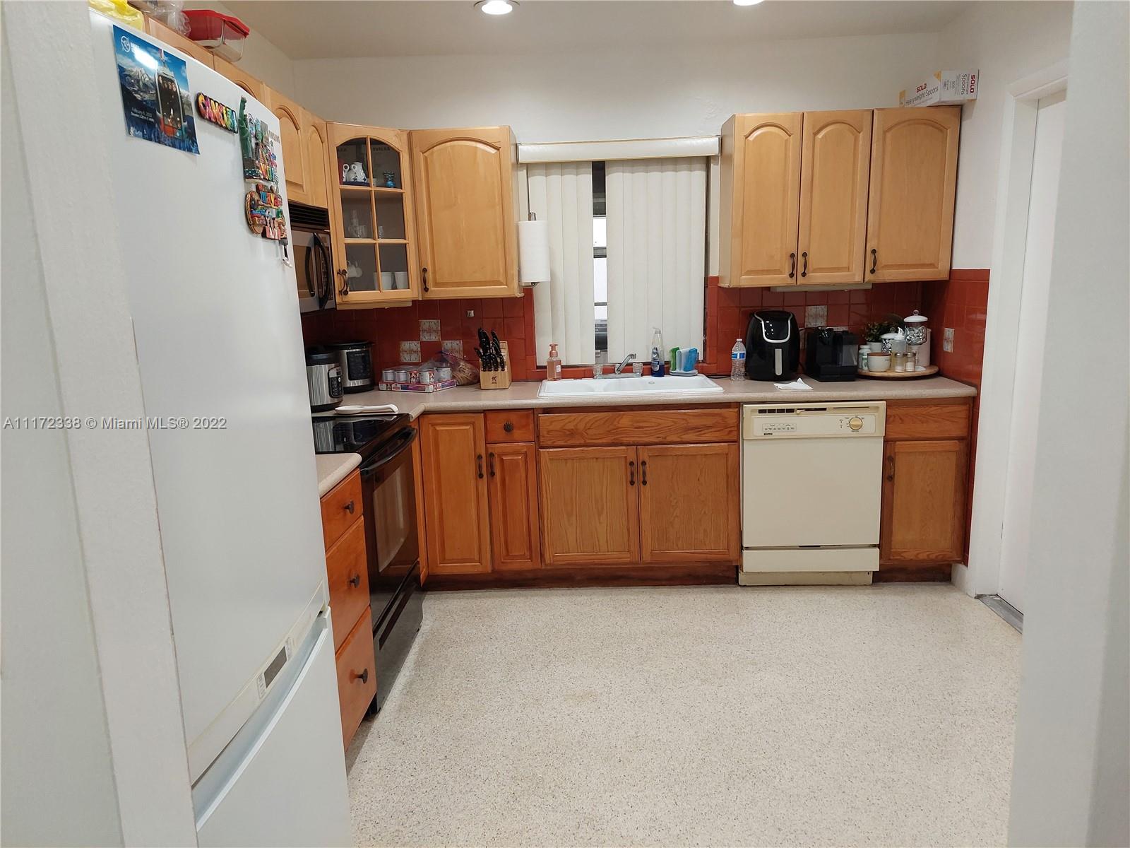 Listing Photo 10