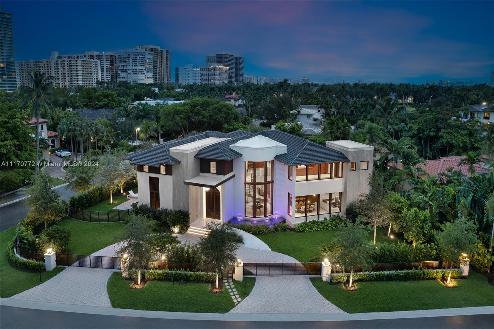 100  Biscay Dr  For Sale A11170772, FL
