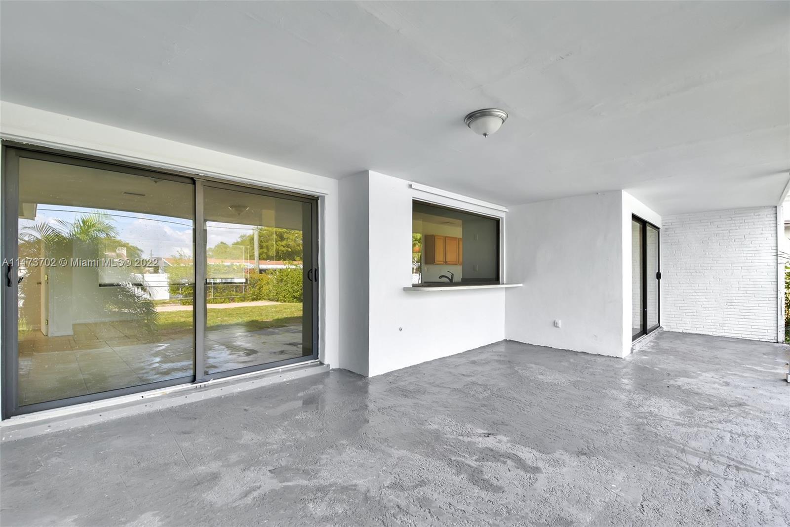 Listing Photo 9
