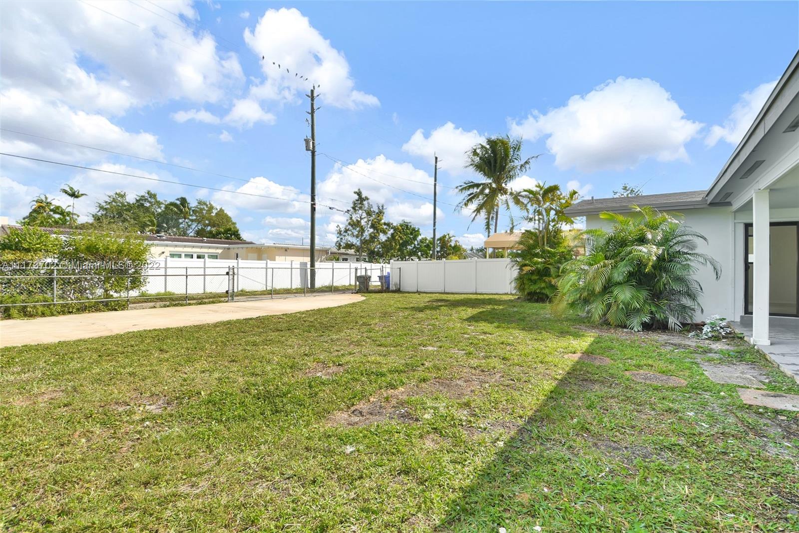 Listing Photo 14