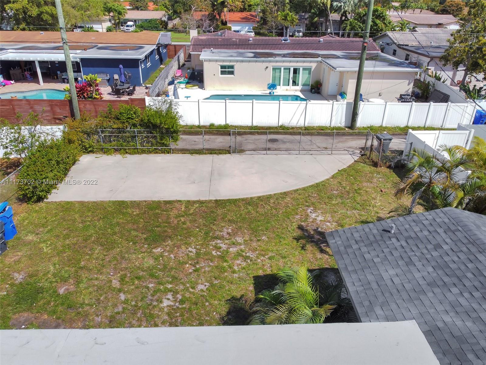 Listing Photo 16
