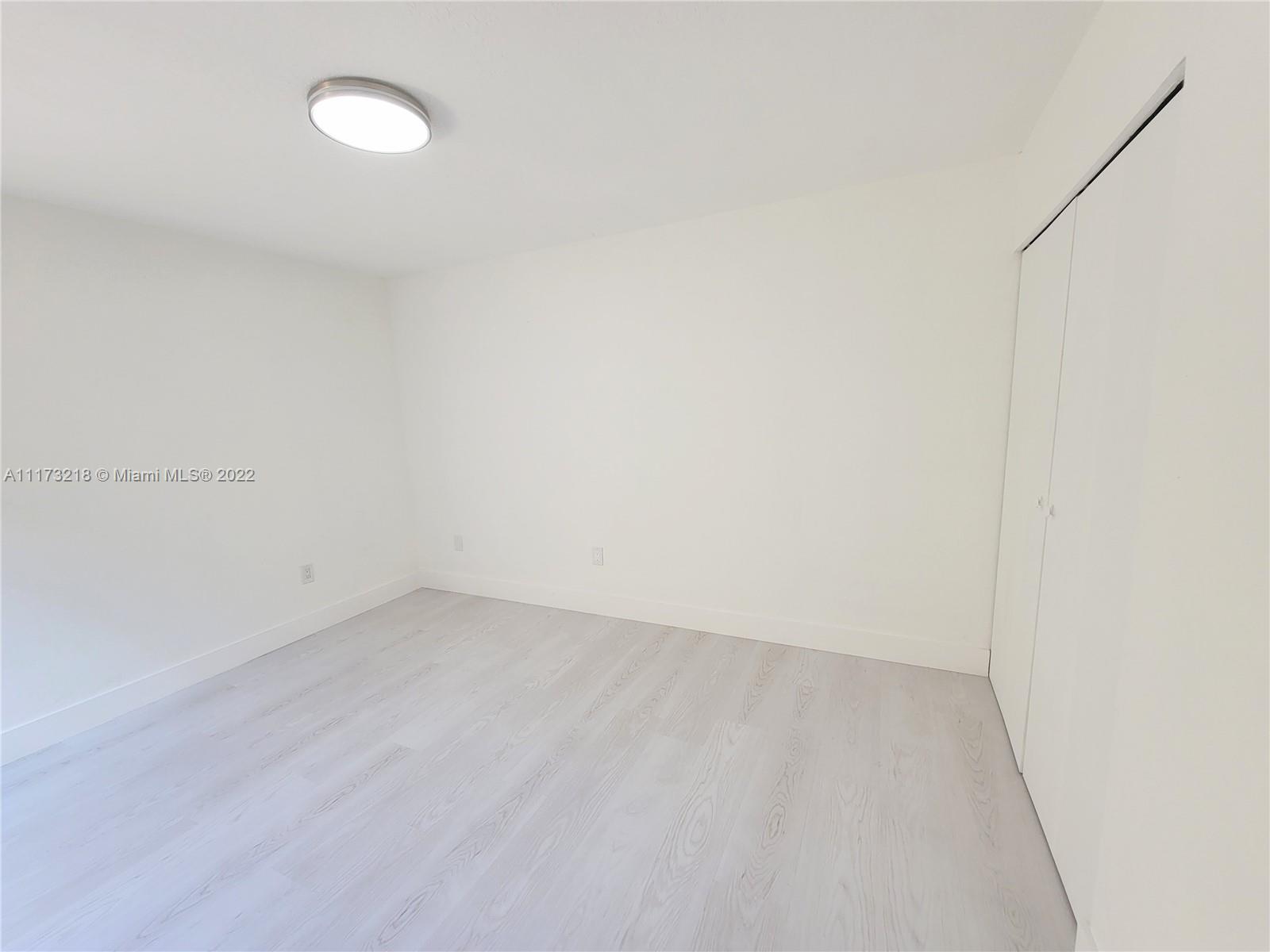 Listing Photo 24