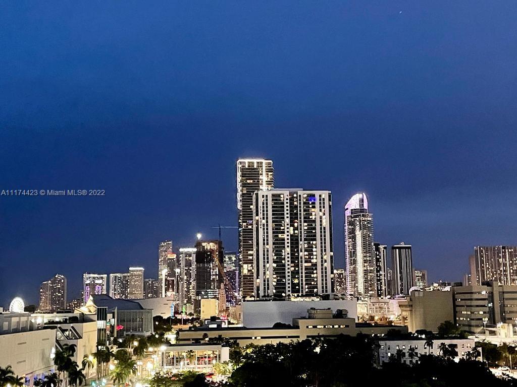 Edgewater Neighborhood! Incredible location, Biscayne Blvd and 18th St.  This 2 Bedroom 2 Bath unit is in impeccable condition, split bedroom floor plan, beautiful city views, concierge, gym, large pool deck, walking distance to Publix, shops and restaurants, easy rental.
