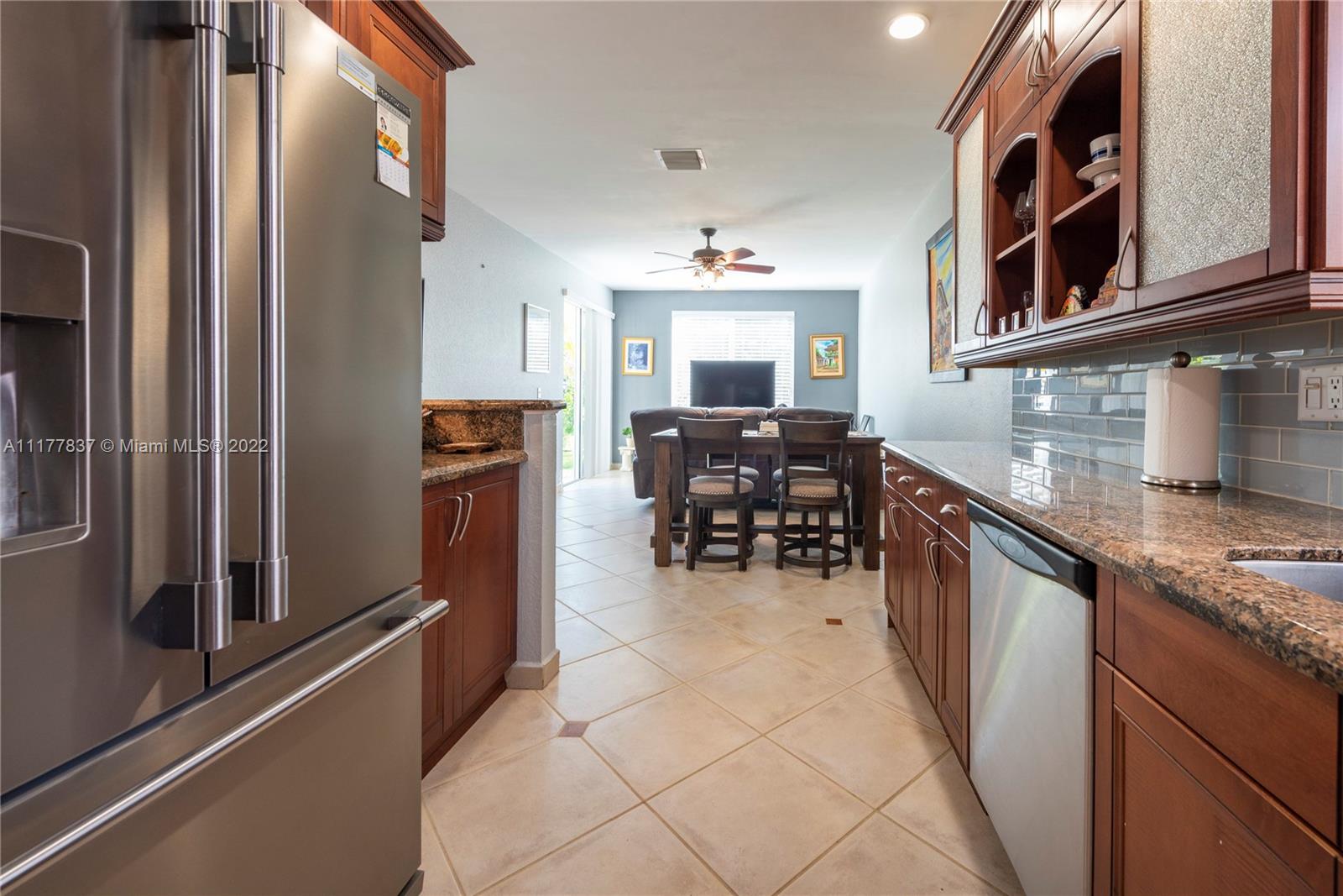 Listing Photo 11