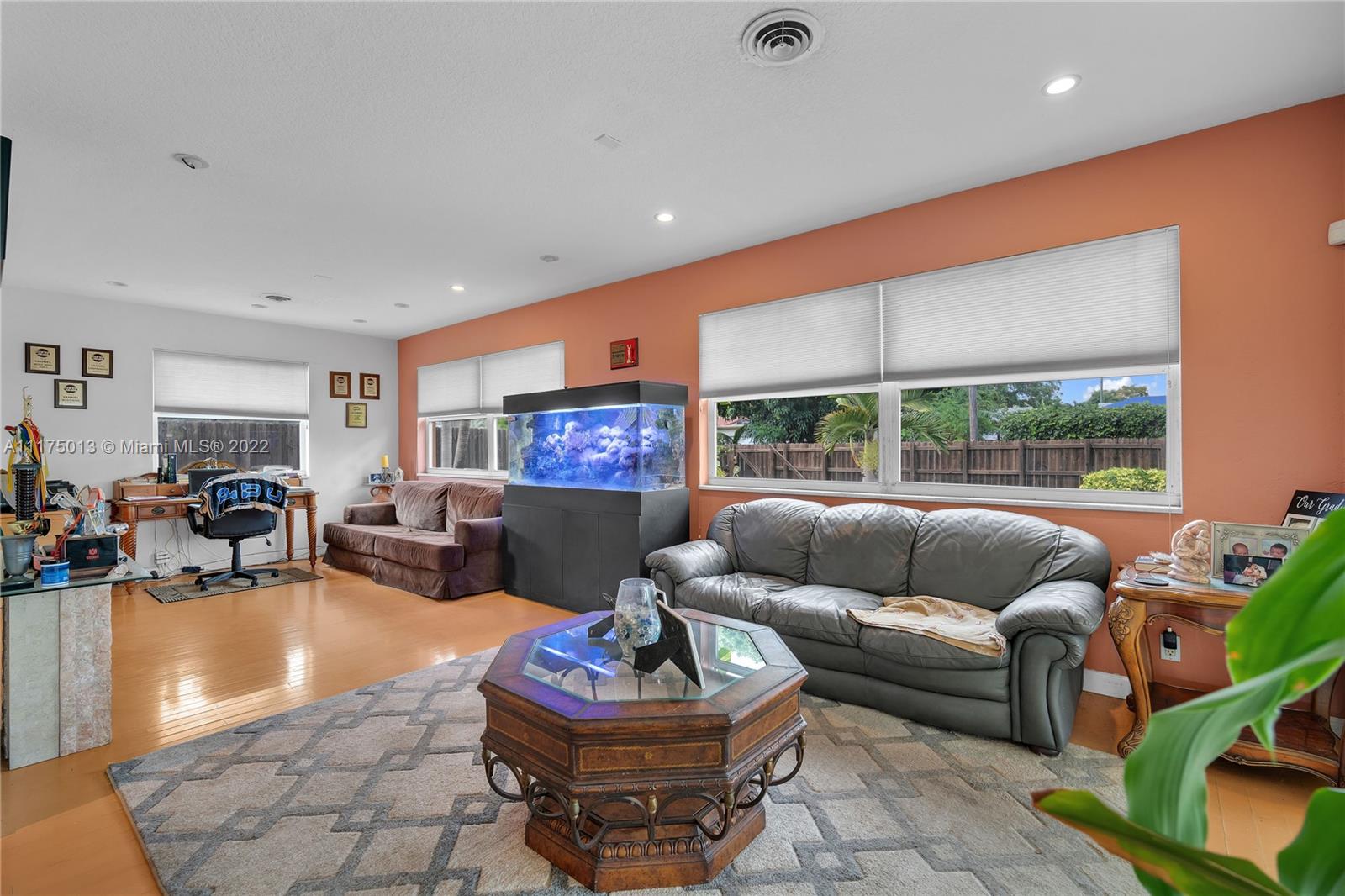 Listing Photo 8