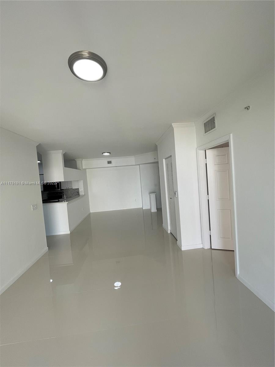17100 N Bay Rd 1712, Sunny Isles Beach, Florida 33160, 2 Bedrooms Bedrooms, ,2 BathroomsBathrooms,Residential Lease,For Rent,17100 N Bay Rd 1712,A11178181
