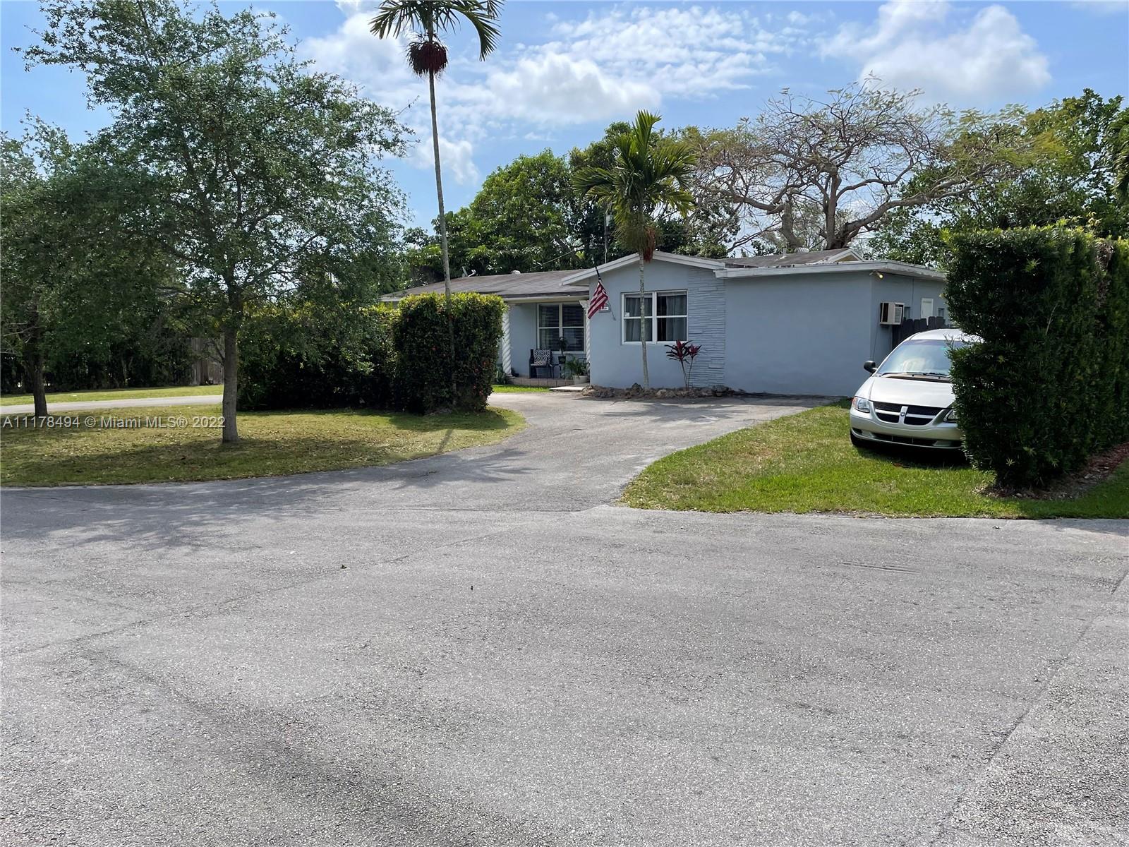 6220 SW 62nd St  For Sale A11178494, FL