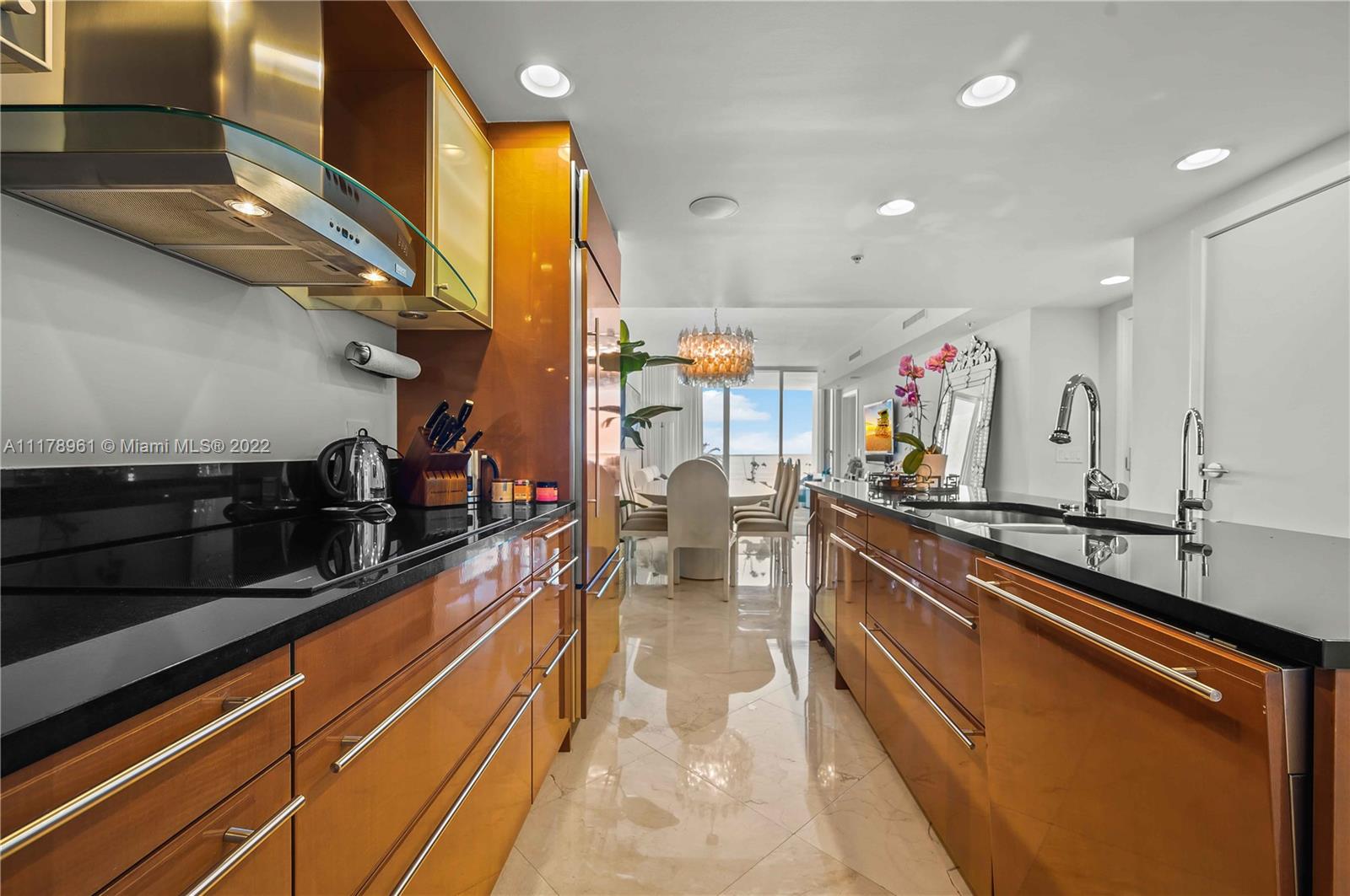 3801 Collins Ave 1404, Miami Beach, Florida 33140, 2 Bedrooms Bedrooms, ,2 BathroomsBathrooms,Residential,For Sale,3801 Collins Ave 1404,A11178961