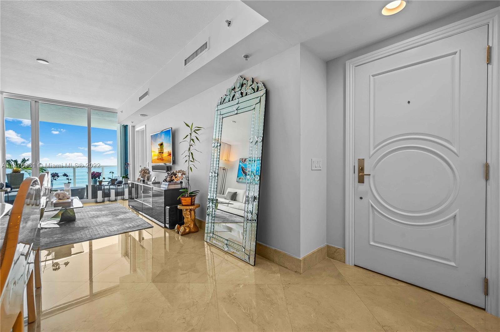 3801 Collins Ave 1404, Miami Beach, Florida 33140, 2 Bedrooms Bedrooms, ,2 BathroomsBathrooms,Residential,For Sale,3801 Collins Ave 1404,A11178961
