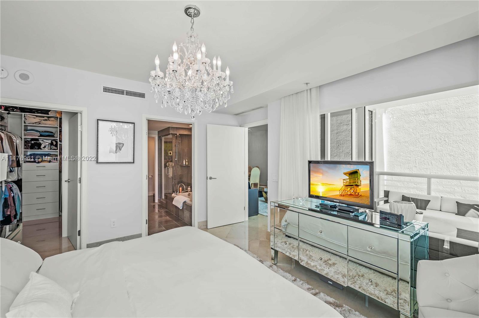 3801 Collins Ave 1404, Miami Beach, Florida 33140, 2 Bedrooms Bedrooms, ,2 BathroomsBathrooms,Residential,For Sale,3801 Collins Ave 1404,A11178961