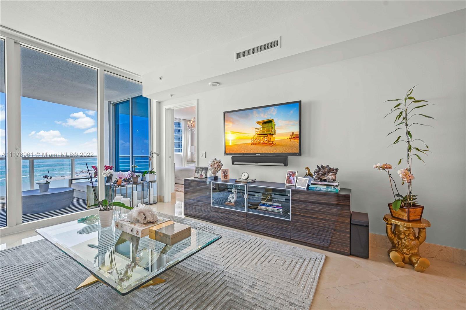 3801 Collins Ave 1404, Miami Beach, Florida 33140, 2 Bedrooms Bedrooms, ,2 BathroomsBathrooms,Residential,For Sale,3801 Collins Ave 1404,A11178961