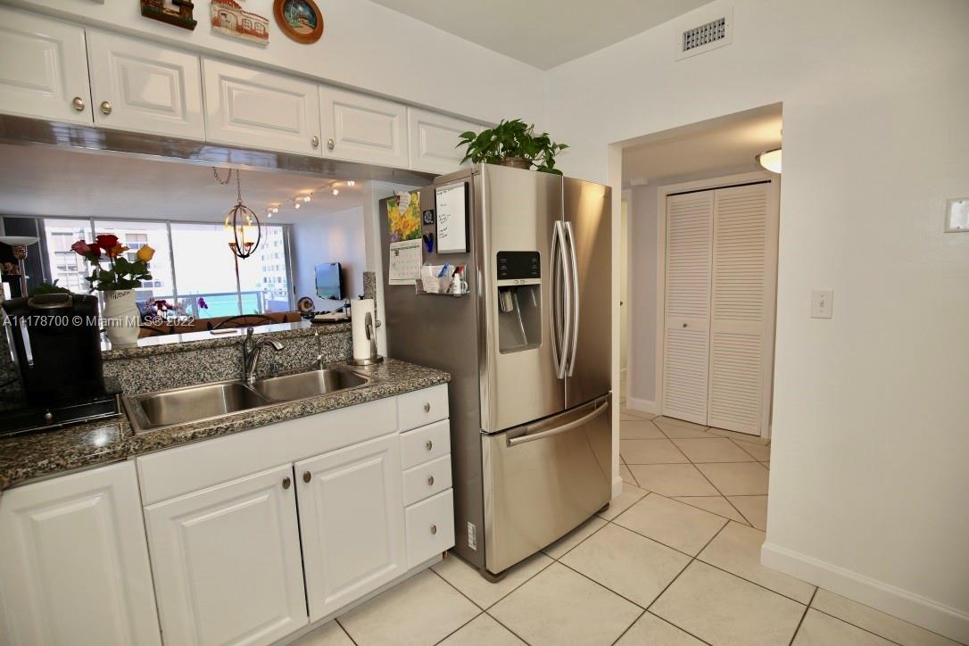 5700 Collins Ave 14N, Miami Beach, Florida 33140, 1 Bedroom Bedrooms, ,1 BathroomBathrooms,Residential,For Sale,5700 Collins Ave 14N,A11178700