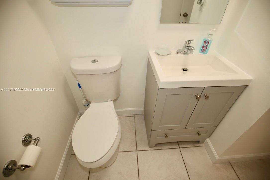 5700 Collins Ave 14N, Miami Beach, Florida 33140, 1 Bedroom Bedrooms, ,1 BathroomBathrooms,Residential,For Sale,5700 Collins Ave 14N,A11178700