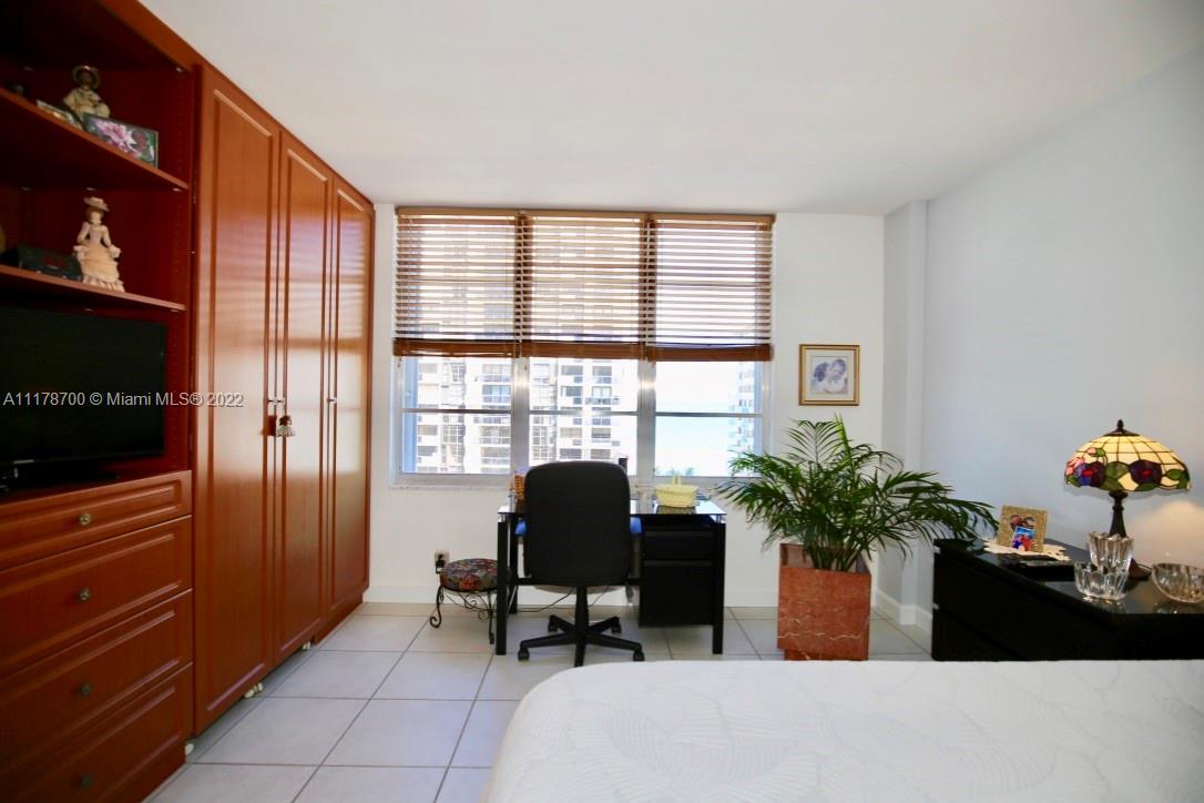 5700 Collins Ave 14N, Miami Beach, Florida 33140, 1 Bedroom Bedrooms, ,1 BathroomBathrooms,Residential,For Sale,5700 Collins Ave 14N,A11178700