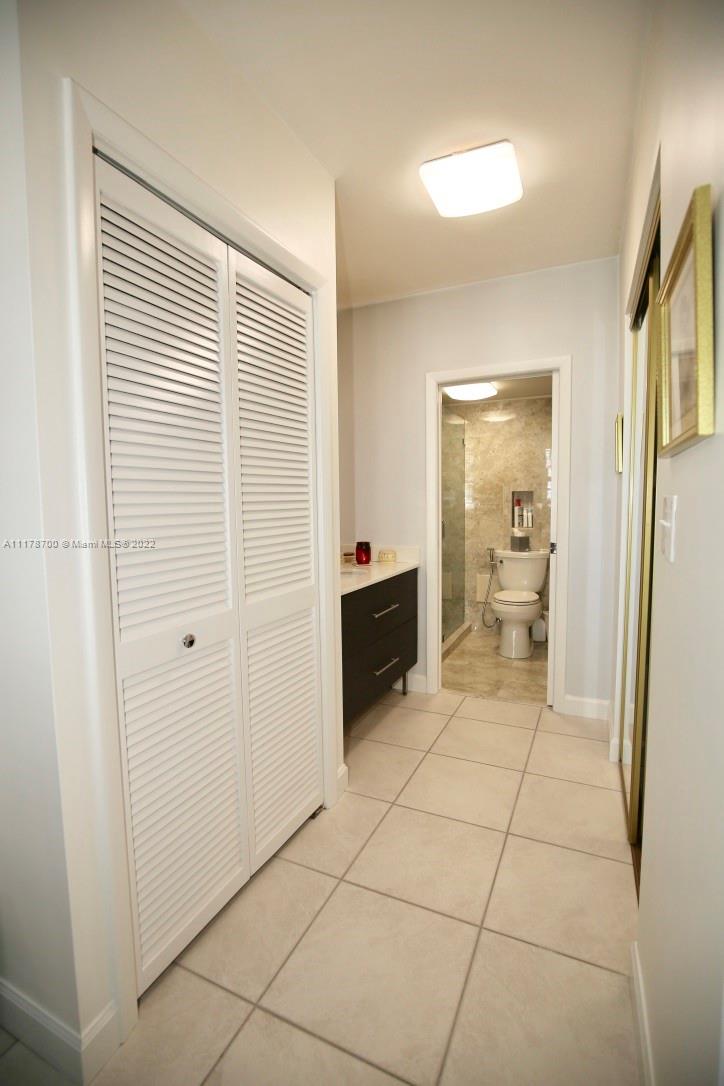 5700 Collins Ave 14N, Miami Beach, Florida 33140, 1 Bedroom Bedrooms, ,1 BathroomBathrooms,Residential,For Sale,5700 Collins Ave 14N,A11178700