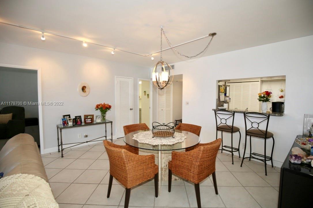 5700 Collins Ave 14N, Miami Beach, Florida 33140, 1 Bedroom Bedrooms, ,1 BathroomBathrooms,Residential,For Sale,5700 Collins Ave 14N,A11178700