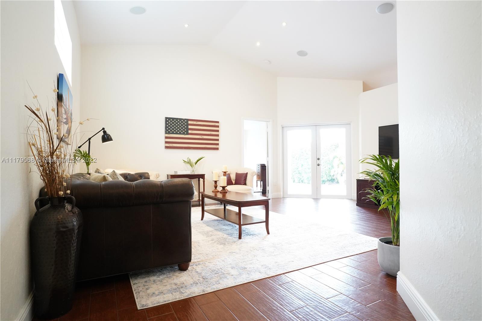 Listing Photo 6