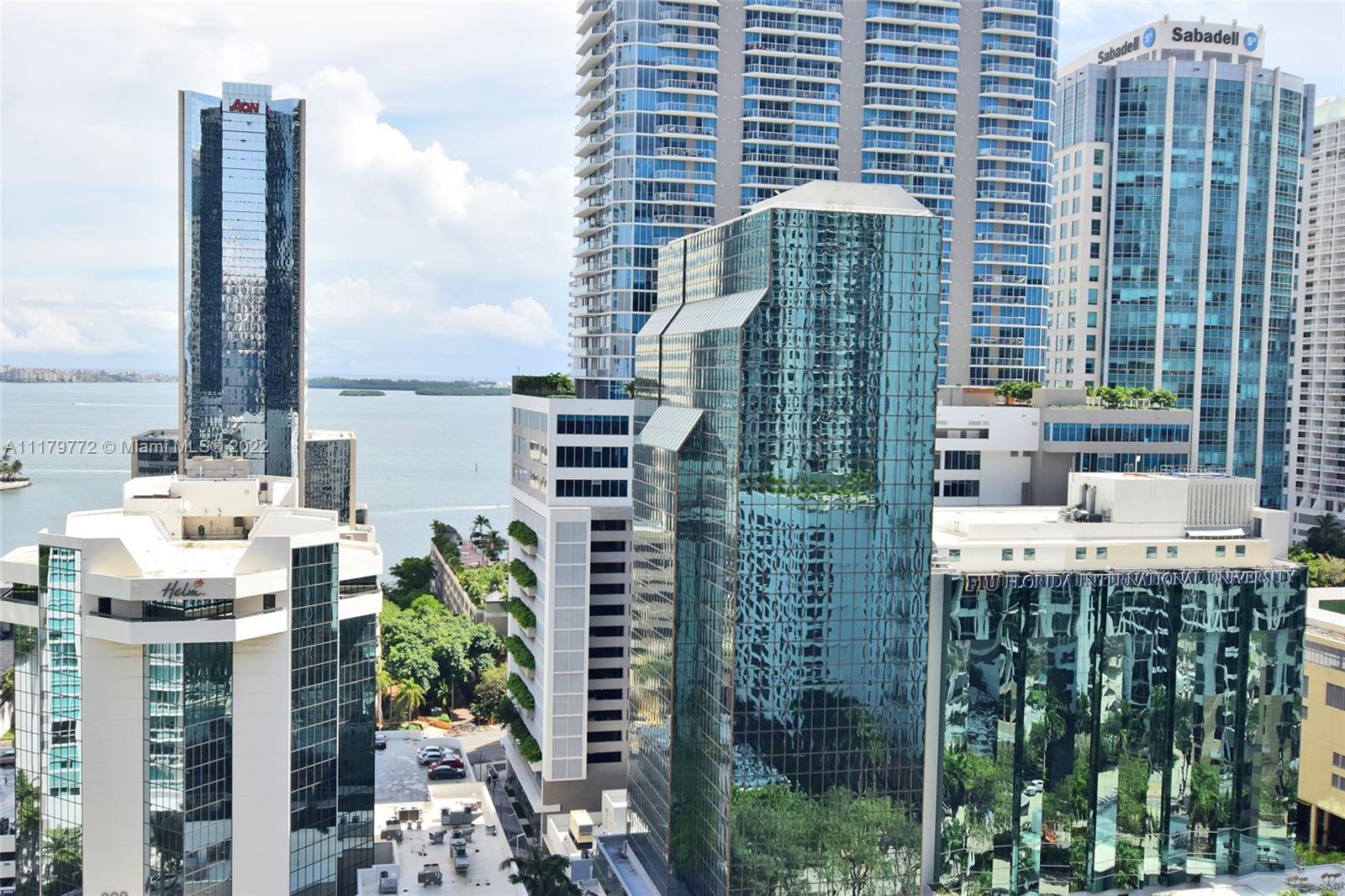 1010 Brickell Ave 2002