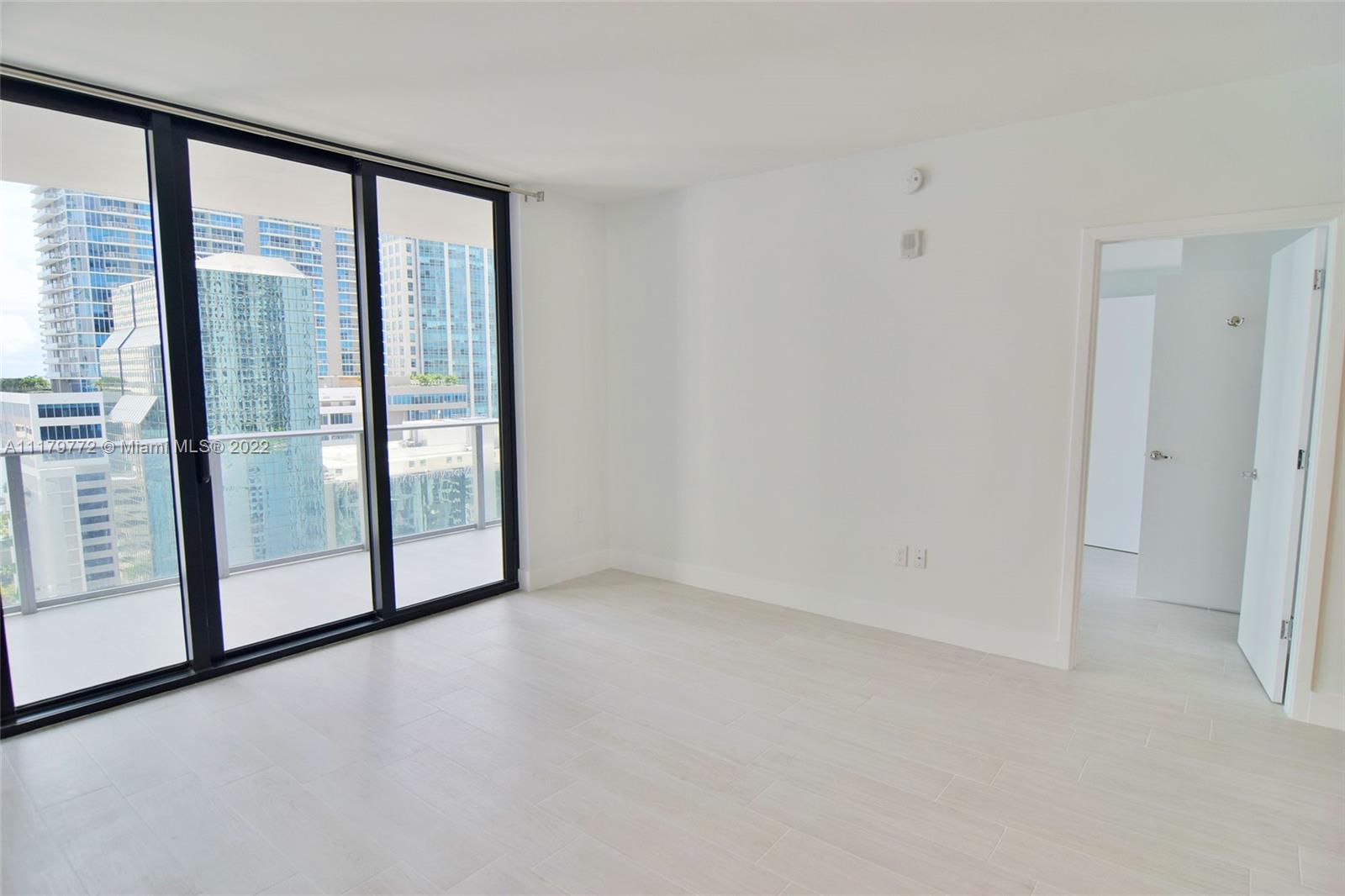 1010 Brickell Ave 2002