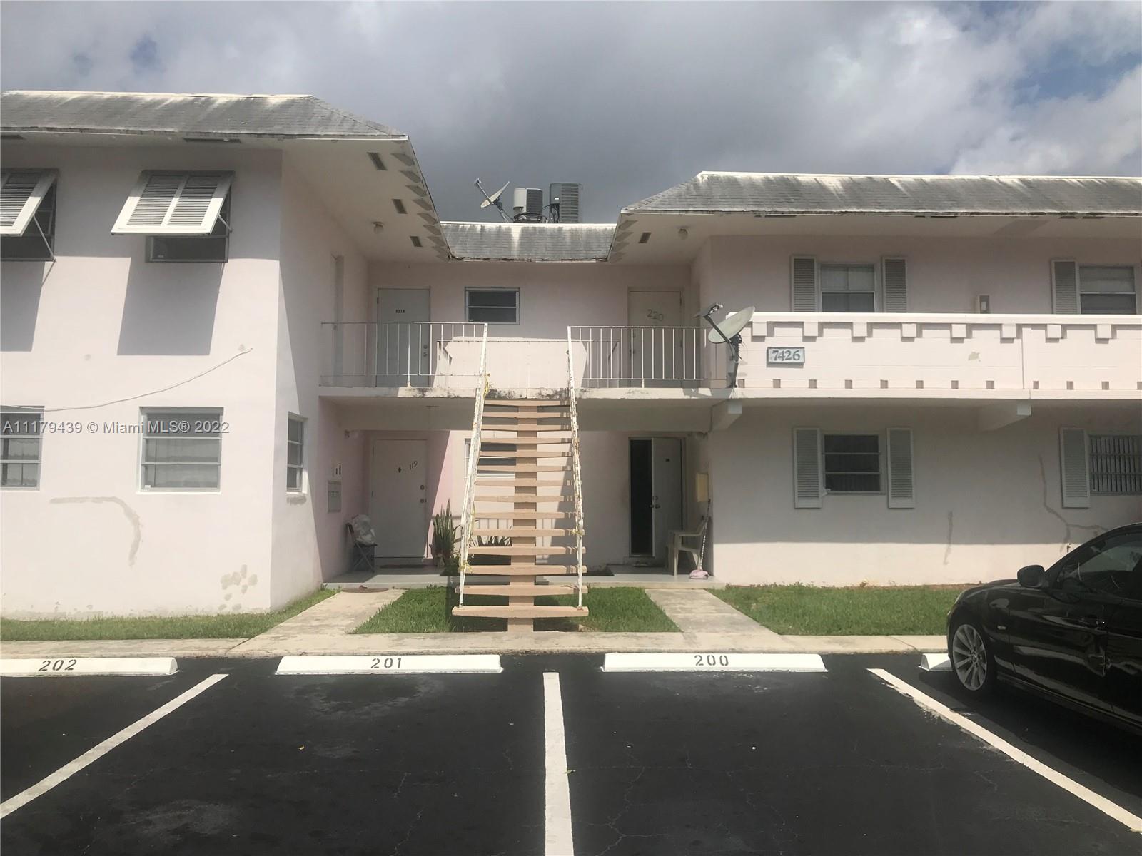 Great location, near all in walking distance to Dadeland mall.
Tenant occupied please do not disturb tenant. TEXT only please it will be answered
by appointment only at tenant convenience 
closing may be delayed ask agent