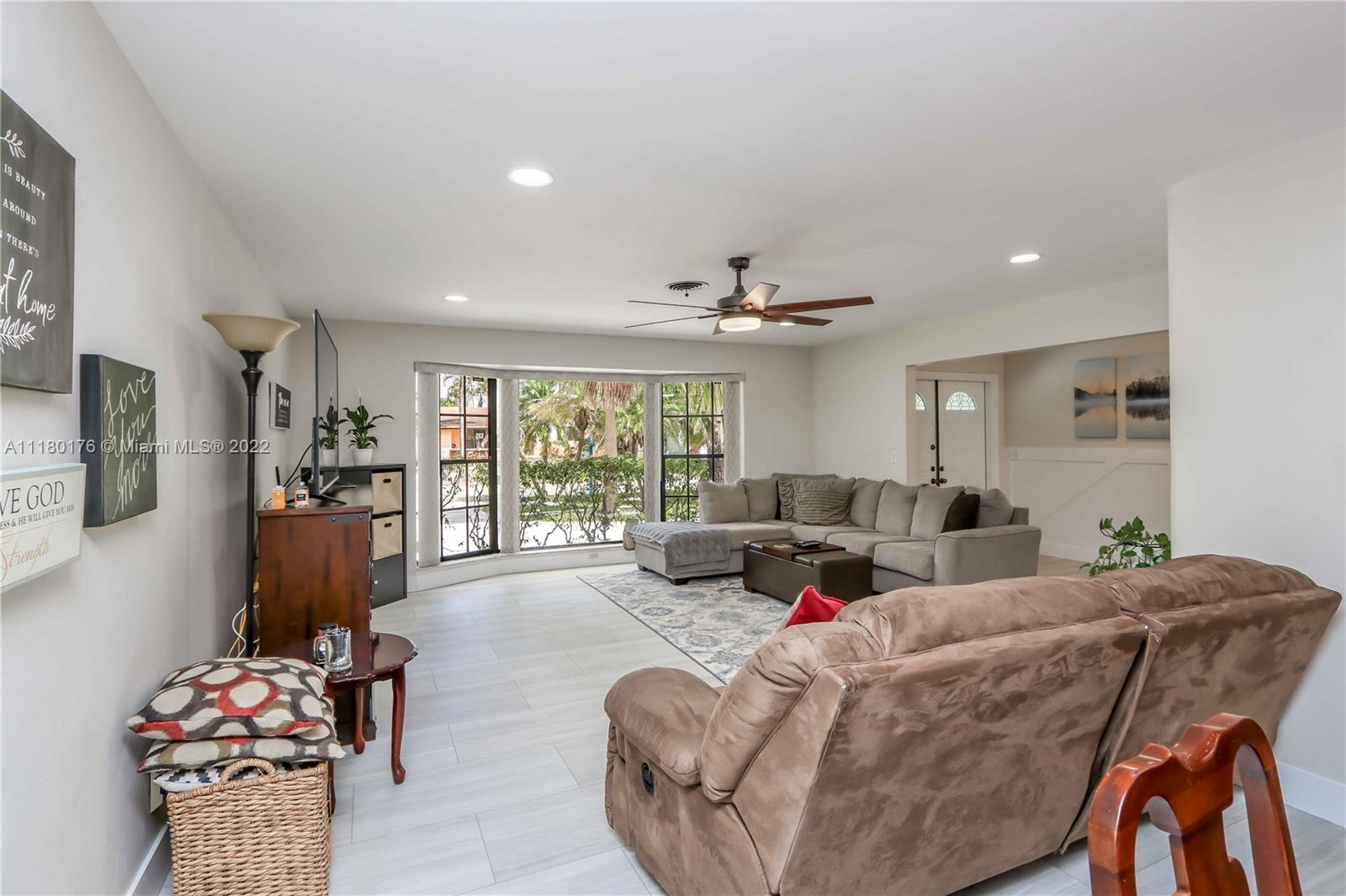Listing Photo 8