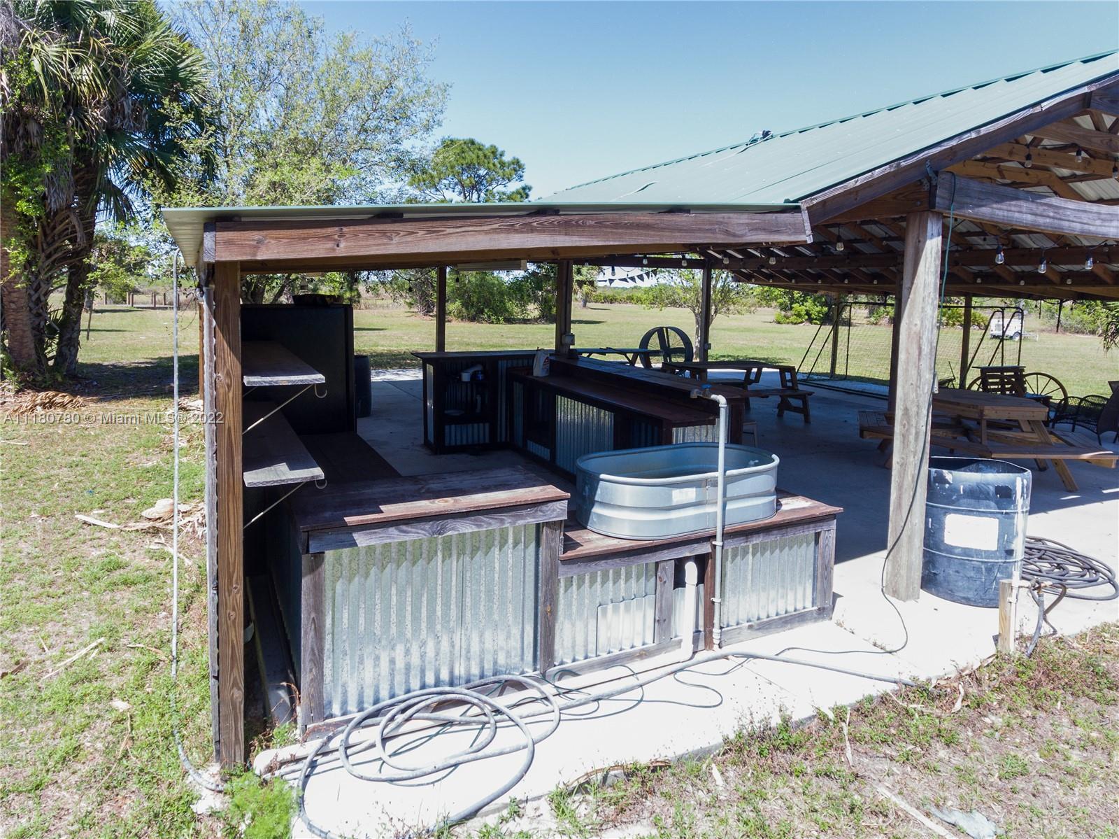 Outdoor Kitchen