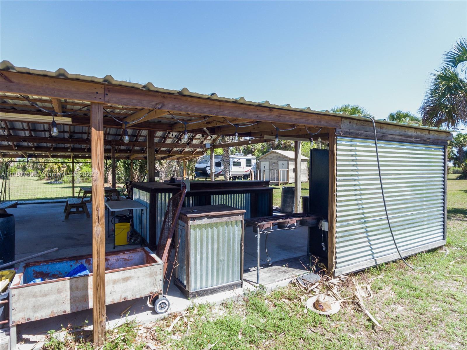 Outdoor Kitchen