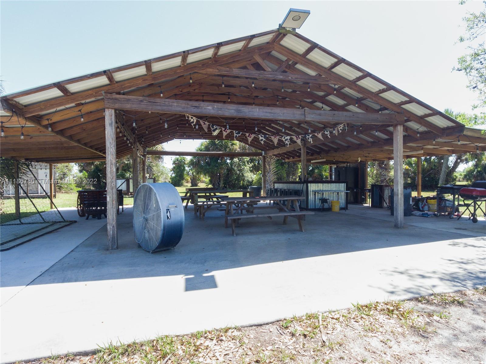 Outdoor Kitchen