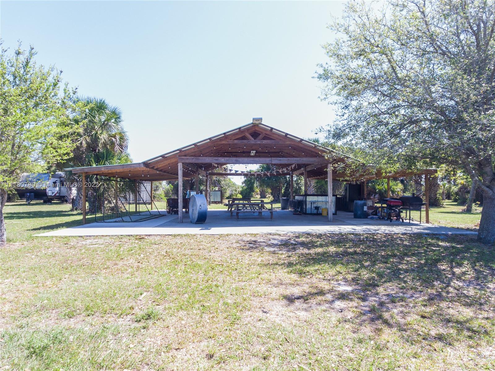 Outdoor Kitchen