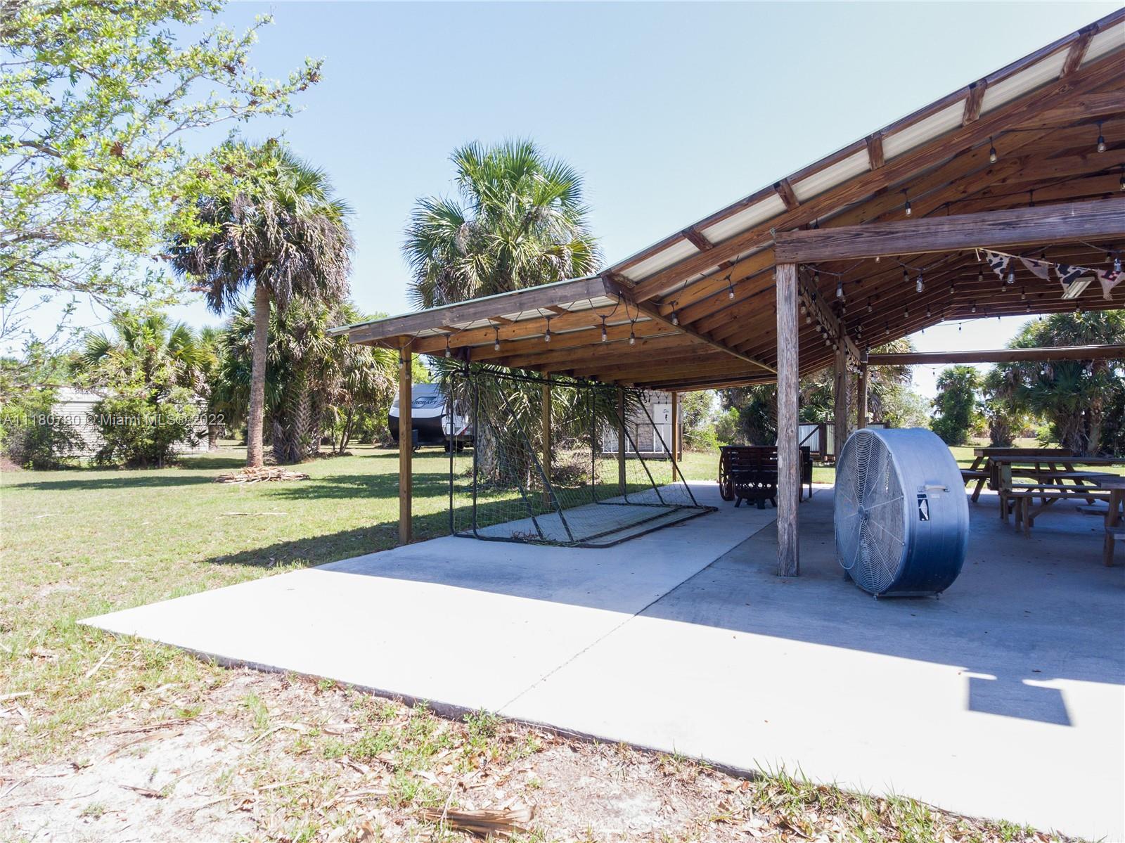 Outdoor Kitchen