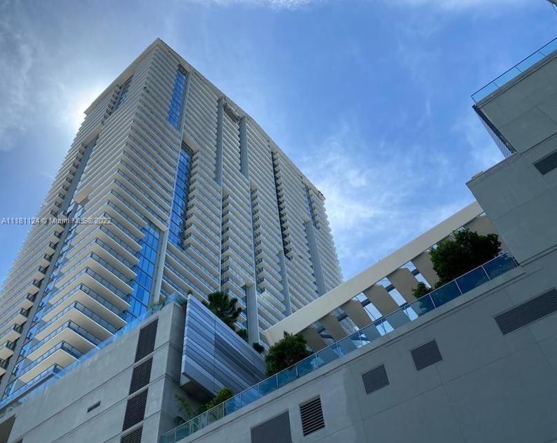 LUXURY CONDO 2 BEDROOMS & 2 BATHROOMS IN BRICKELL CITY CENTRE REACH. BAY & CITY VIEW, ITALIAN KITCHEN CABINETS BY ITALKRAFT, QUARTZ
COUNTER TOP, TOP OF THE LINE PREMIUM APPLIANCES, MARBLES FLOORS, FLOOR-TO-CEILING SLIDING GLASS DOORS & ELEGANT SOAKING TUBS WITH
FRAMELESS GLASS ENCLOSED SHOWERS. ENJOY THE TROPICAL GARDENS, OUTDOOR FITNESS AREAS, BUSINESS CENTER, HEATED POOL & FITNESS CENTER.
WONDERFUL LOCATION. WALKING TO SHOPS, RESTAURANTS & MORE.