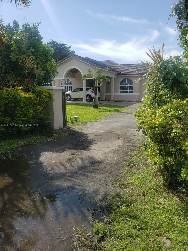 JUST LISTED GEM IN THE HIGHLY SOUGHT AFTER REDLANDS ON 1.5 ACRES BEAUTIFUL NORTH REDLANDS PROPERTY! NO HOA!! NEW ROOF! SPACIOUS UPDATED HOME, DOUBLE ENTRY WITH ELECTRIC GATE, PATIO, POOL, JACUZZI, PORTE-COCHÈRE, AND A DRIVEWAY THAT LEADS TO THE EQUESTRIAN FACILITIES AT THE BACK OF THE PROPERTY WITH ITS OWN WELL, MOSQUITO CONTROL SYSTEM AND HORSE CORRAL; FRUIT TREES INCLUDE TAMARINDO, GUAVA, MANGO, AVOCADO, BANANAS, PAPAYA, CITRUS, AND ALMOND TREE. THERE'S EVEN A HOOK UP FOR YOUR RV OR BOAT! A MUST SEE! BUILT IN 1995, HIGH / VAULTED CIELINGS, OPEN FLOOR PLAN, HUGE MASTER BEDROOM AND BATHROOM WITH CUSTOM CLOSET. MASTER CLOSET HAS HIS/HER SIDE. MASTER BATH BOASTS TUB/SHOWER COMBINATION WITH ACCESS TO POOL. FULL SIZE KITCHEN PANTRY W/ WOOD CABINETS.