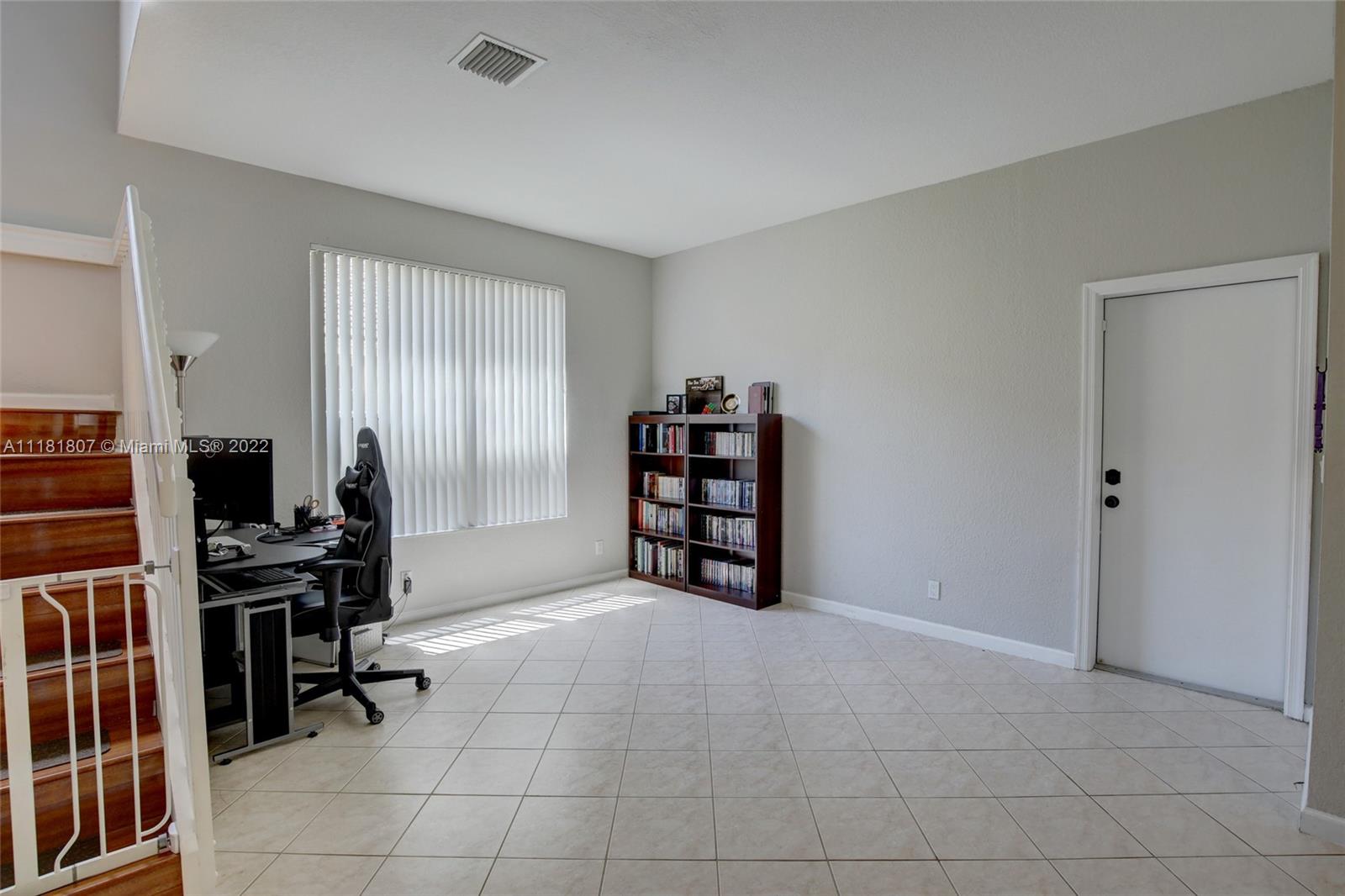 Listing Photo 10