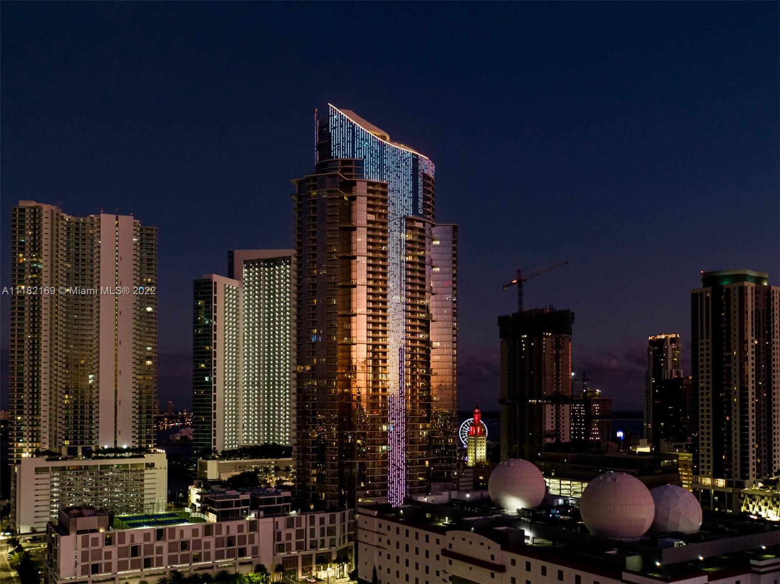 Photo 1 of Paramount Miami Worldcenter Apt 1401 in Miami - MLS A11182169