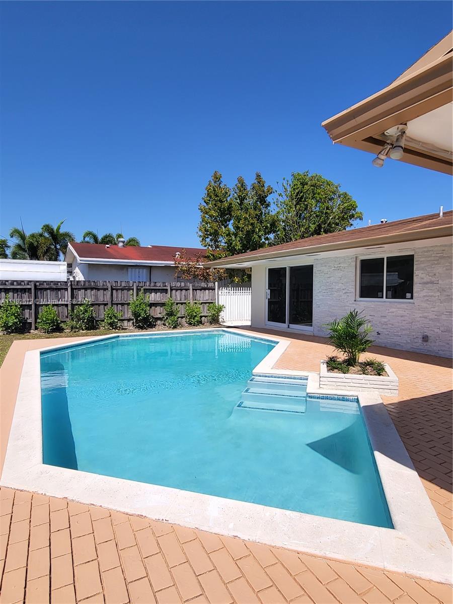 Photo 1 of 11250 180th St in Miami - MLS A11182573
