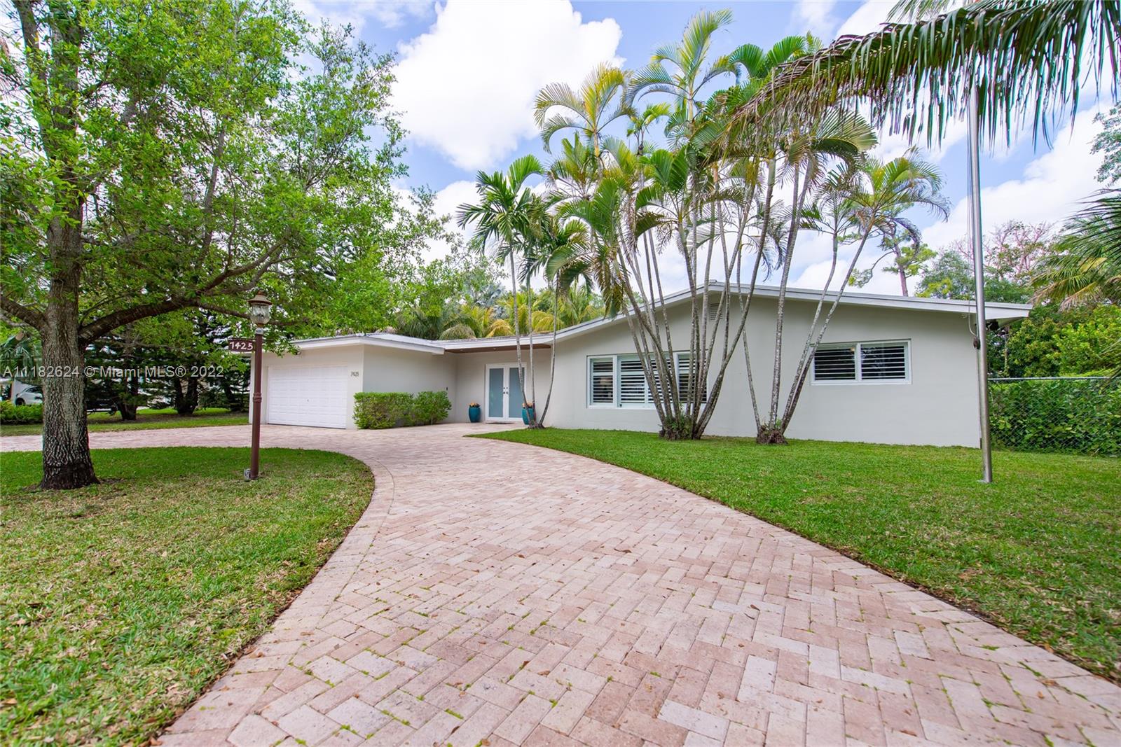 Photo 1 of 7425 105th Ter in Pinecrest - MLS A11182624