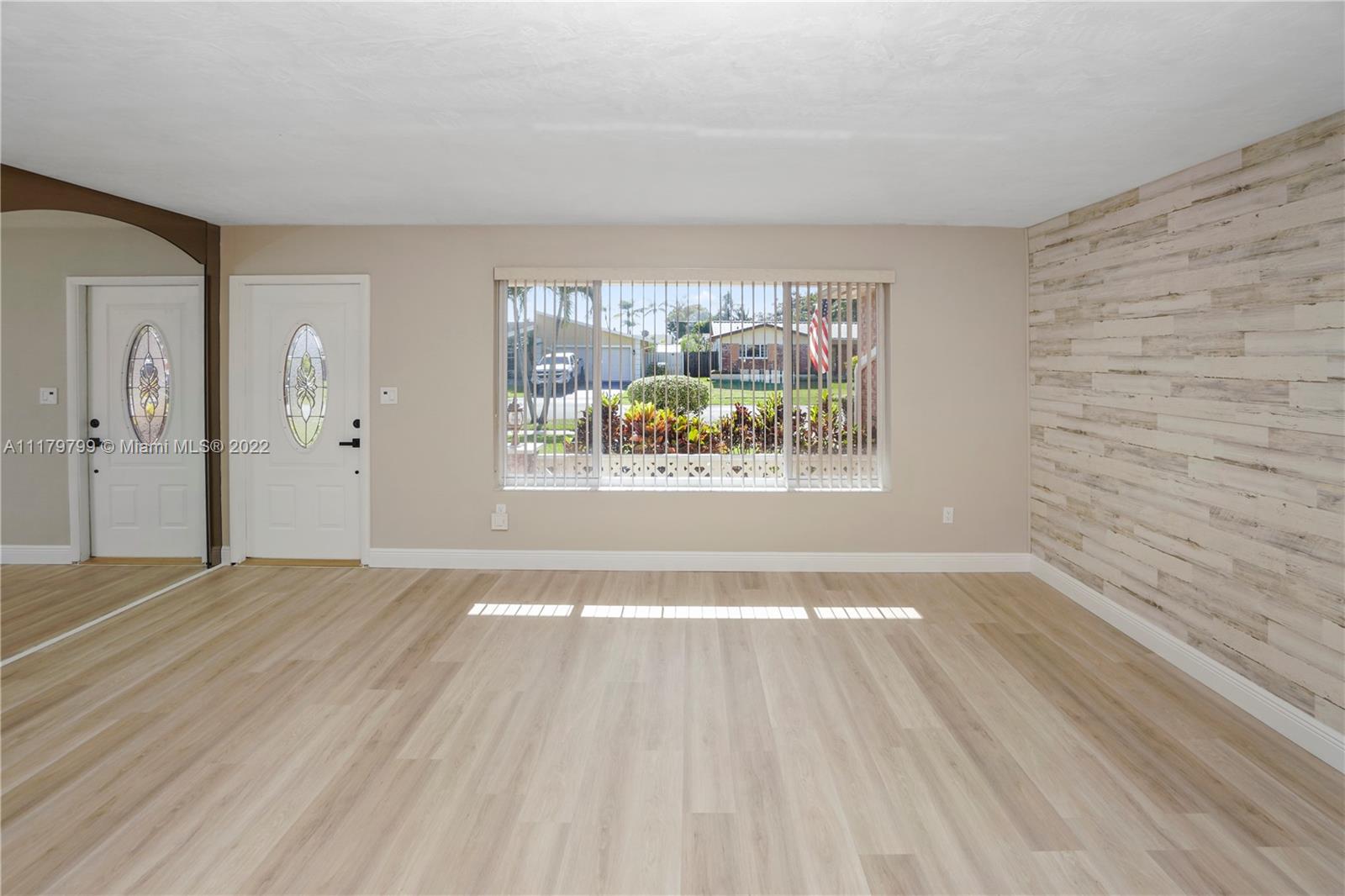 Listing Photo 9