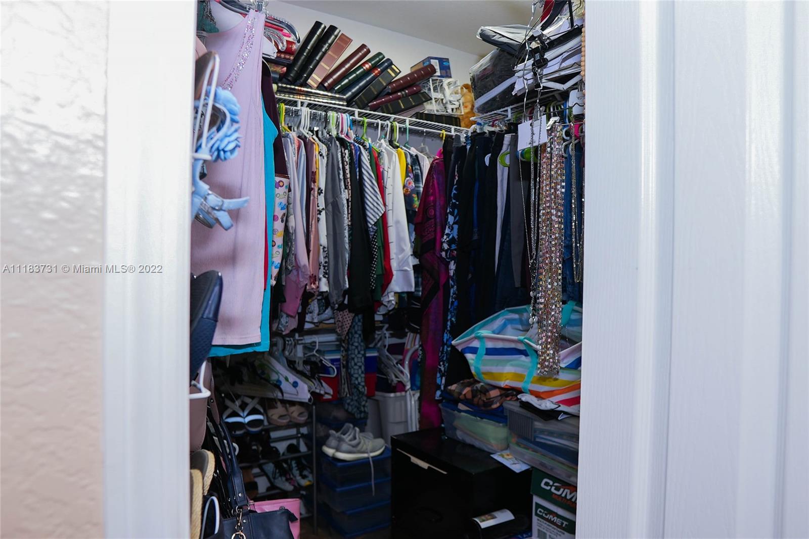 Listing Photo 11