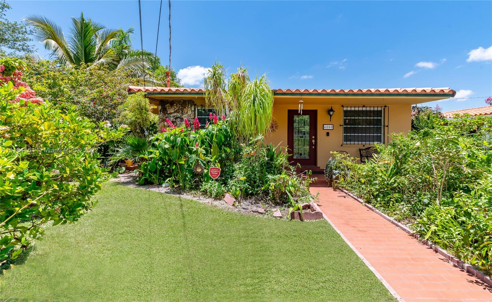 4000 SW 13th St  For Sale A11184154, FL