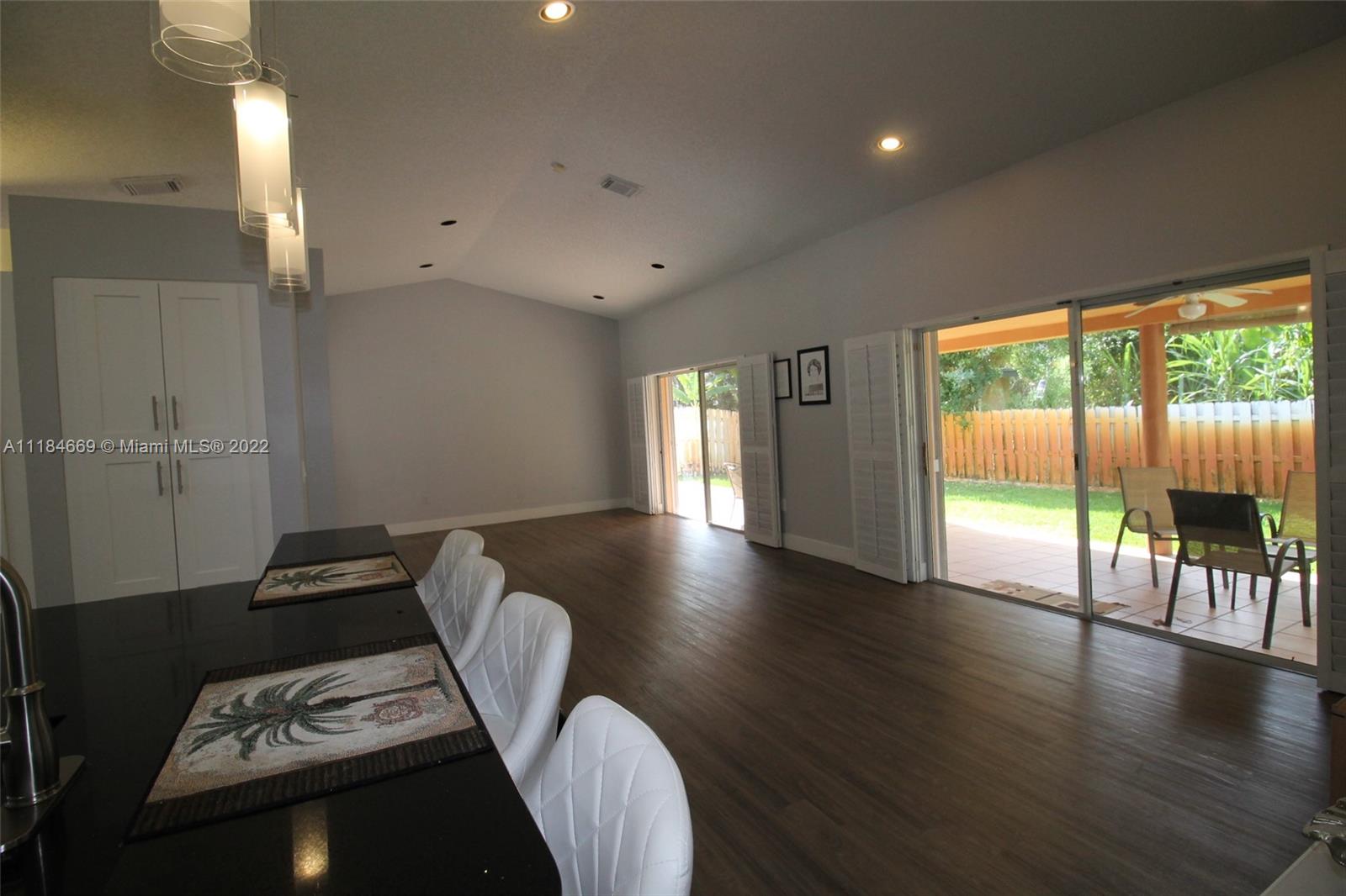 Listing Photo 17
