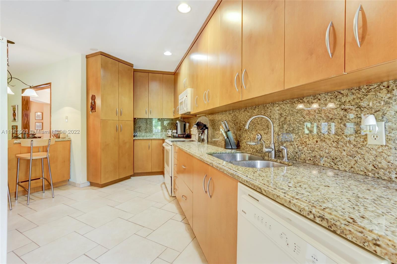 Listing Photo 12
