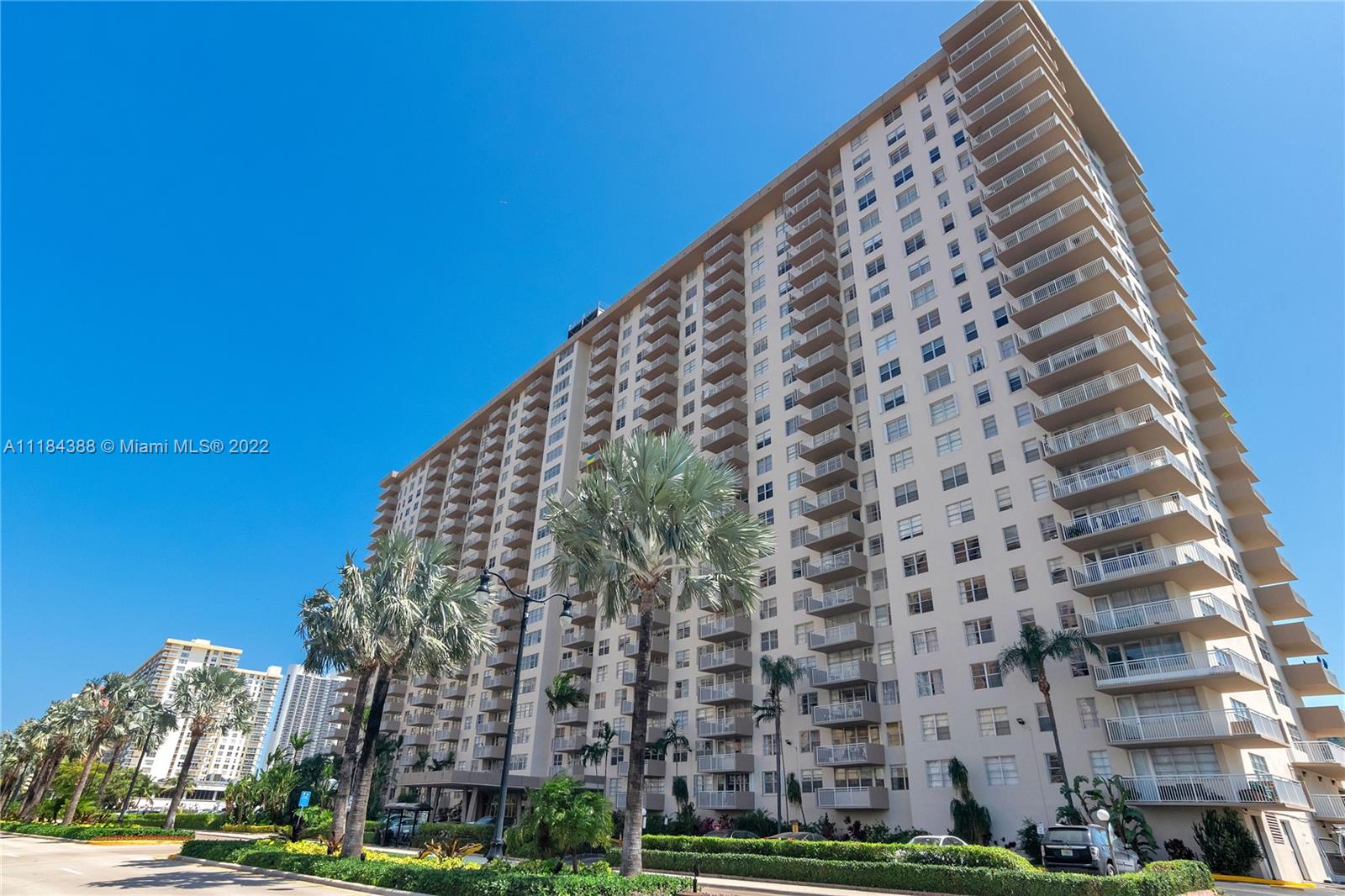 250  174th St #710 For Sale A11184388, FL